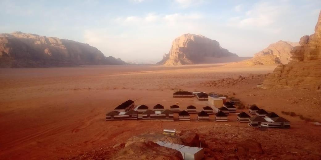 Wadi Rum Quiet Village Camp Bagian luar foto