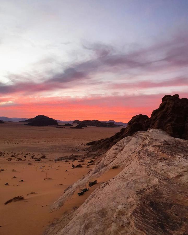 Wadi Rum Quiet Village Camp Bagian luar foto