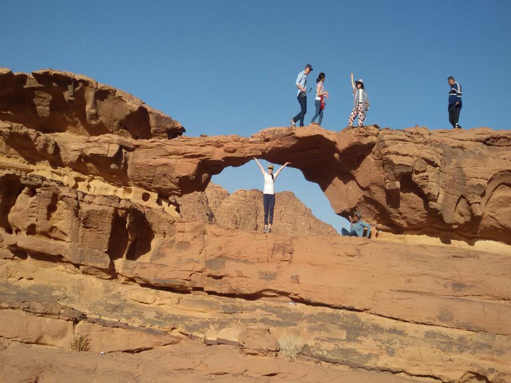 Wadi Rum Quiet Village Camp Bagian luar foto