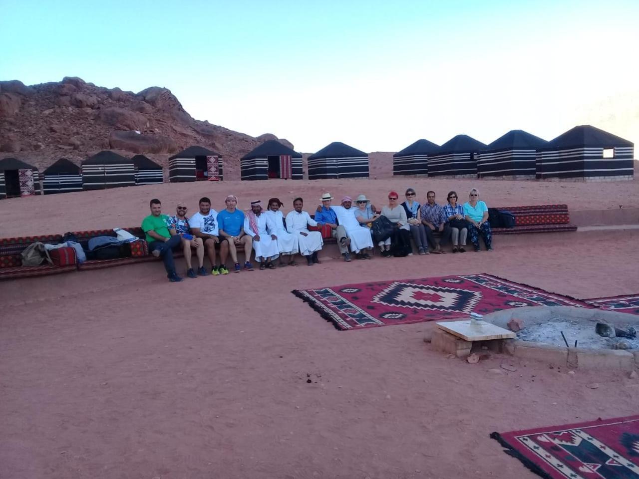 Wadi Rum Quiet Village Camp Bagian luar foto