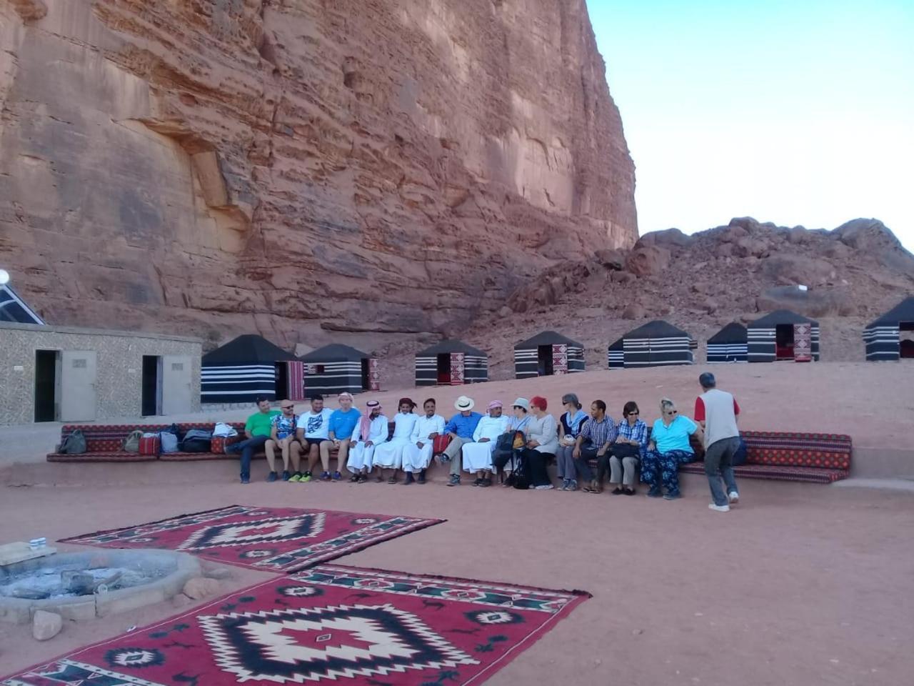 Wadi Rum Quiet Village Camp Bagian luar foto